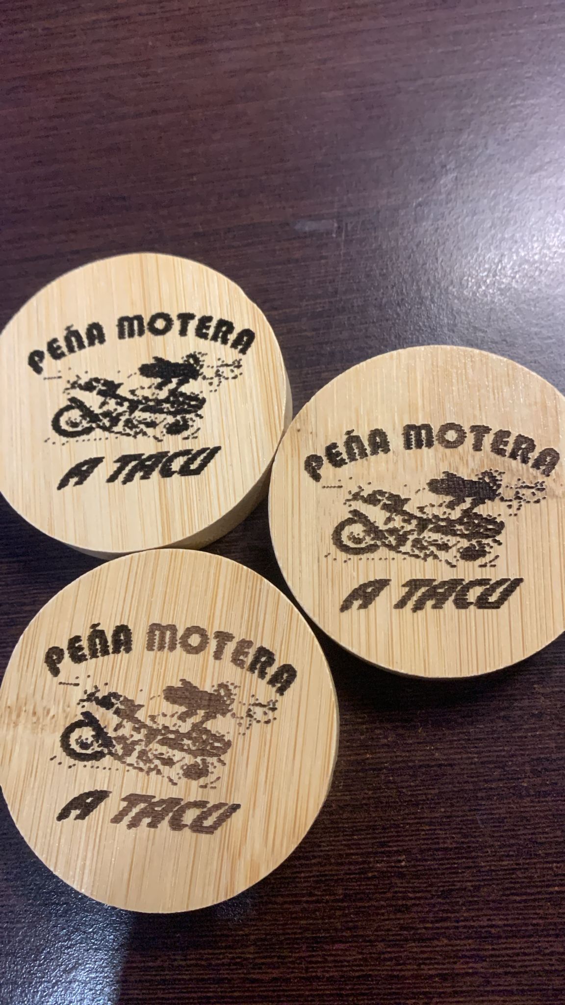 Imagen 2 de 2: Abrebotellas con imán para la nevera