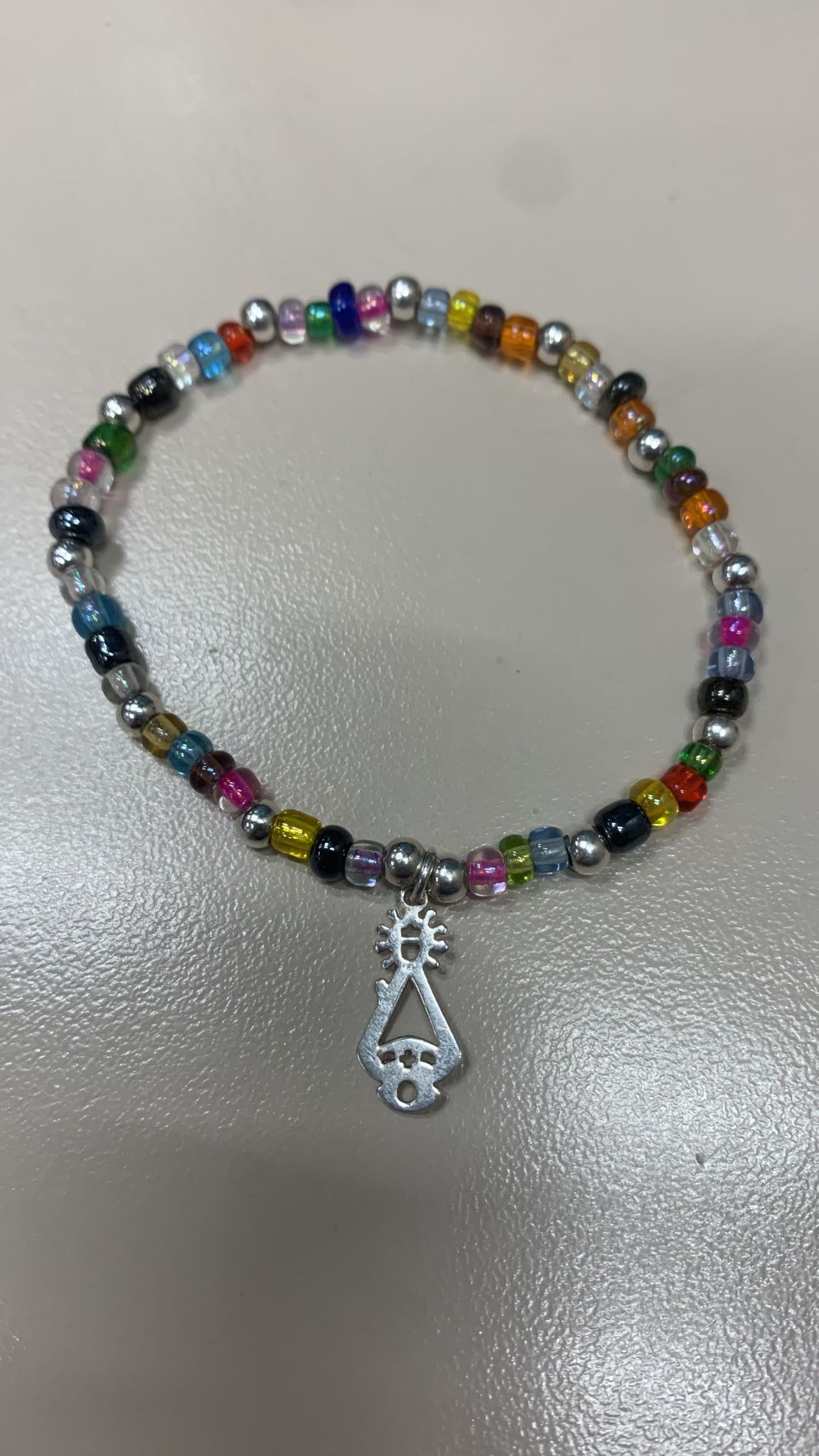 Imagen 2 de 6: La Santina con cristal