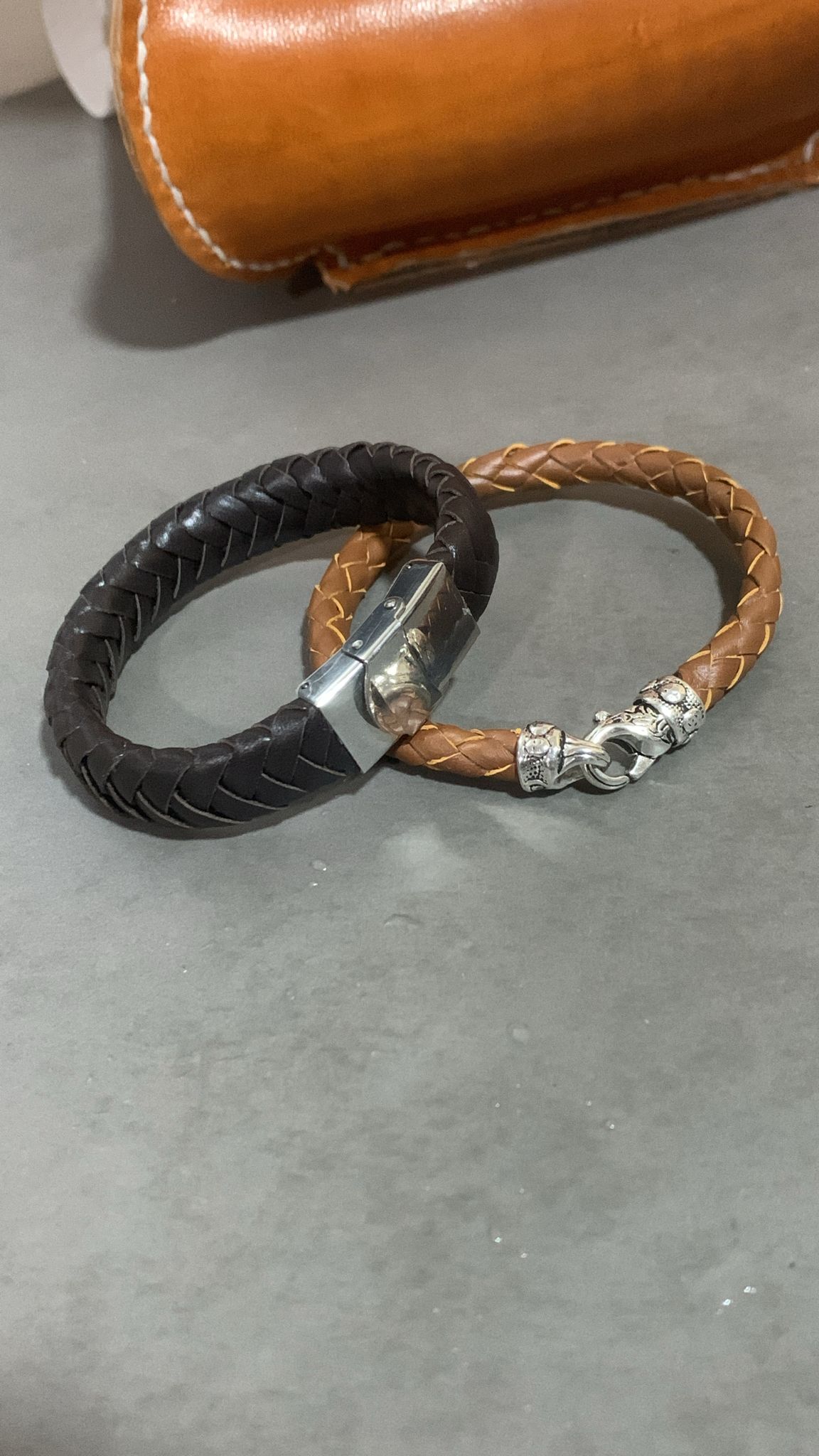 Fotografía de Pulsera de cuero trenzado